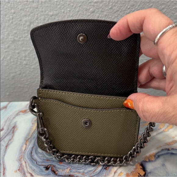 Coach Cream and Green Cardcase With Chain Strap - Picture 6 of 8